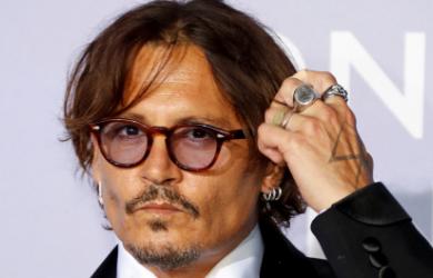 Johnny Depp trở lại ghế đạo diễn sau 25 năm
