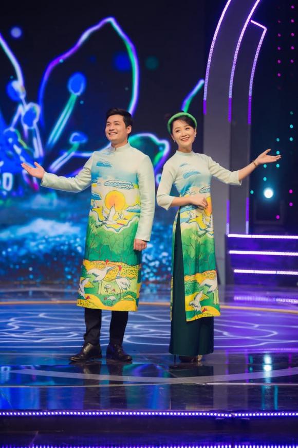 Mc vtv,hoa hậu ngọc hân,áo dài ngọc hân,sao việt